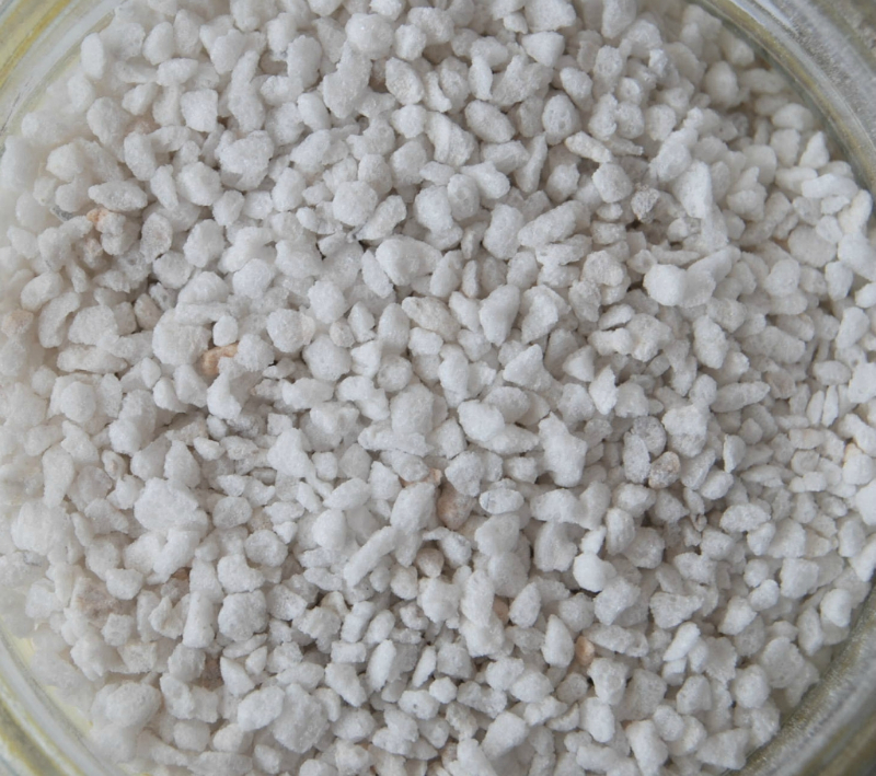 無(wú)土栽培珍珠巖.jpg